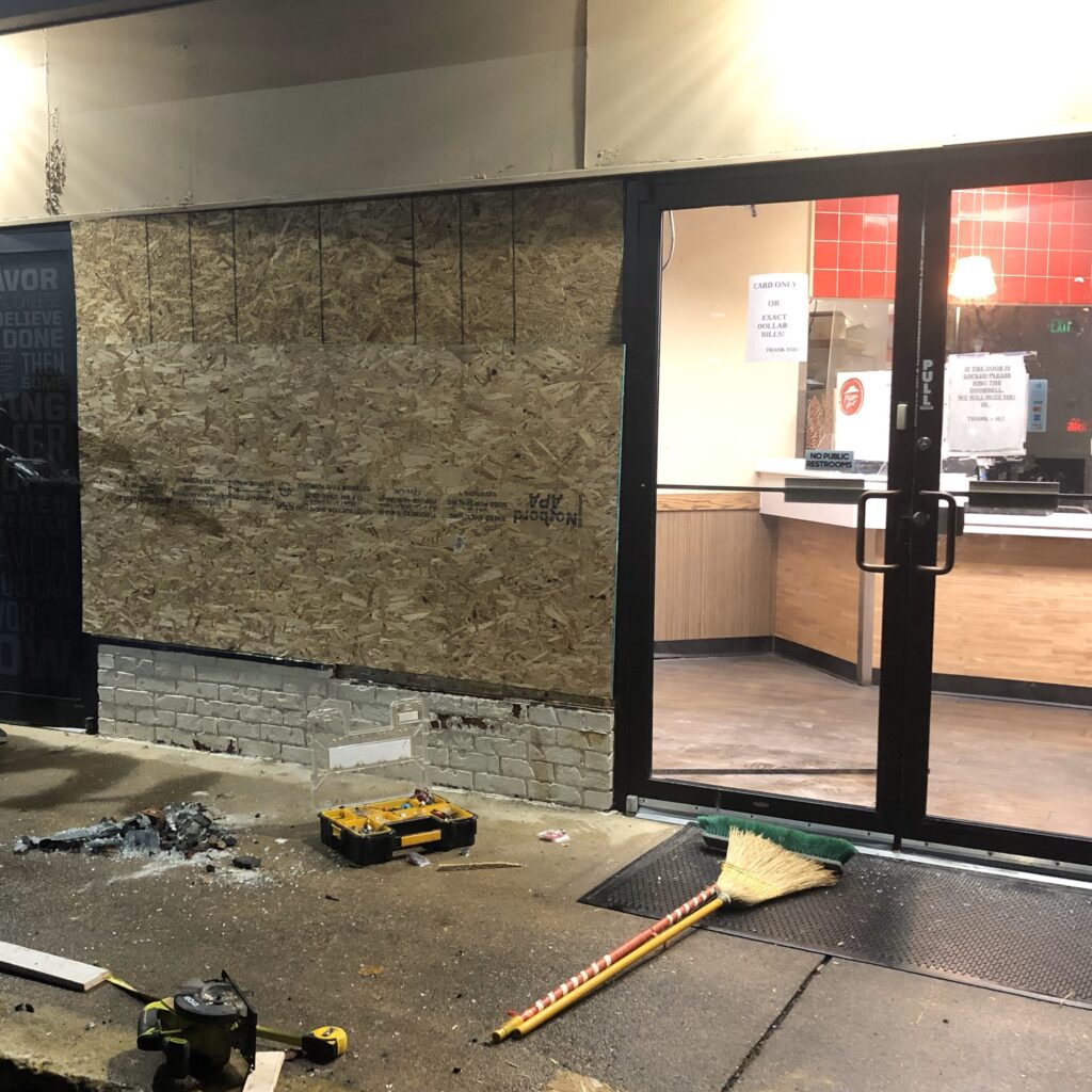 Maryland emergency board up glass repair replacement window door storefront